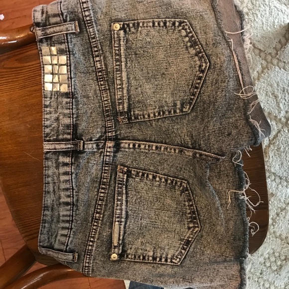 Pink shorts - Picture 3 of 3